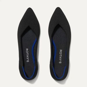 Rothy’s The Point in black